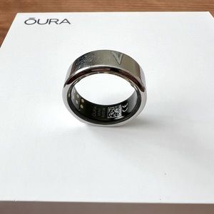 Oura Ring Gen3 set with Charger, Heritage, Silver, Size 8